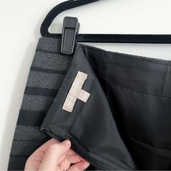 Banana Republic Mini Skirt Striped Charcoal Gray Wool Blend Women's 8 Lined - Picture 4 of 8